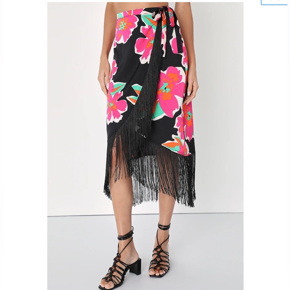 Lulus Dresses & Skirts - Lulu’s NWT Floral Fringe MIDI Wrap Skirt Memorable Vibes Size Small